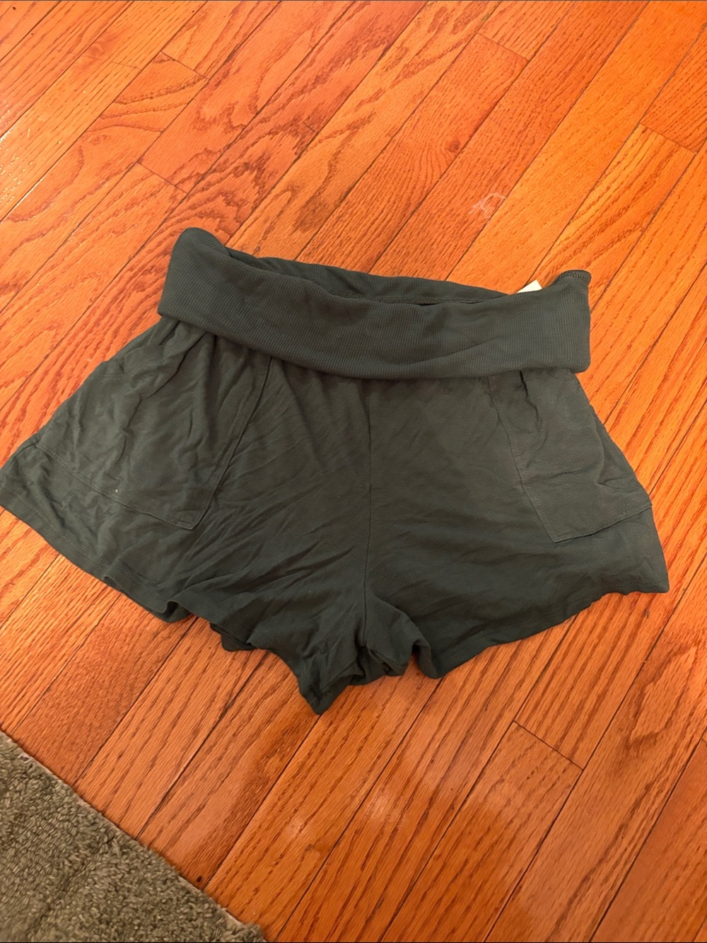 Aerie green fold over lounge shorts L